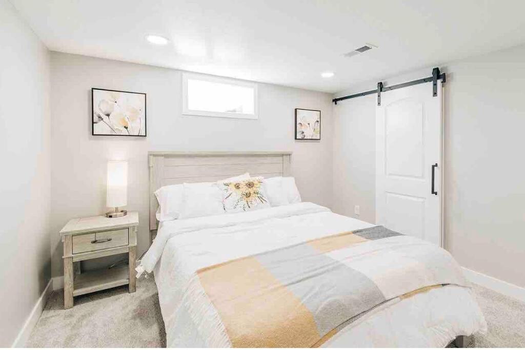 Beautiful Luxury Home Freshly Renovated With Big Yard, Seating & Grill Pad Cottage Grove Exterior foto