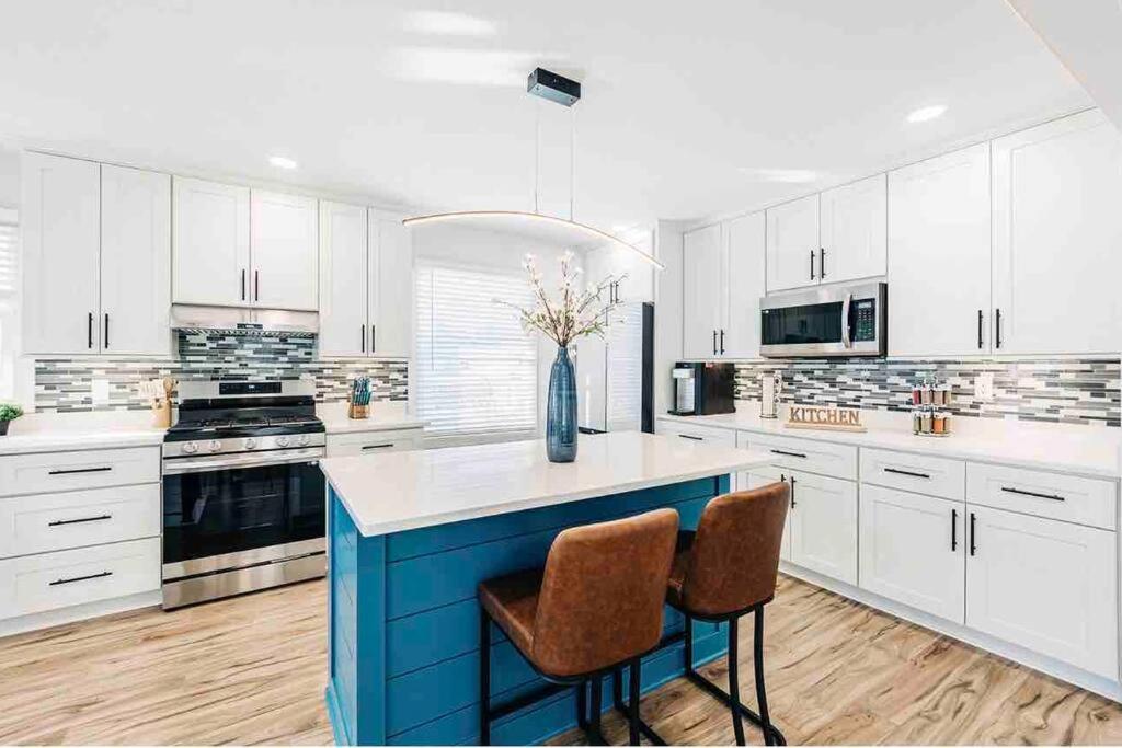 Beautiful Luxury Home Freshly Renovated With Big Yard, Seating & Grill Pad Cottage Grove Exterior foto